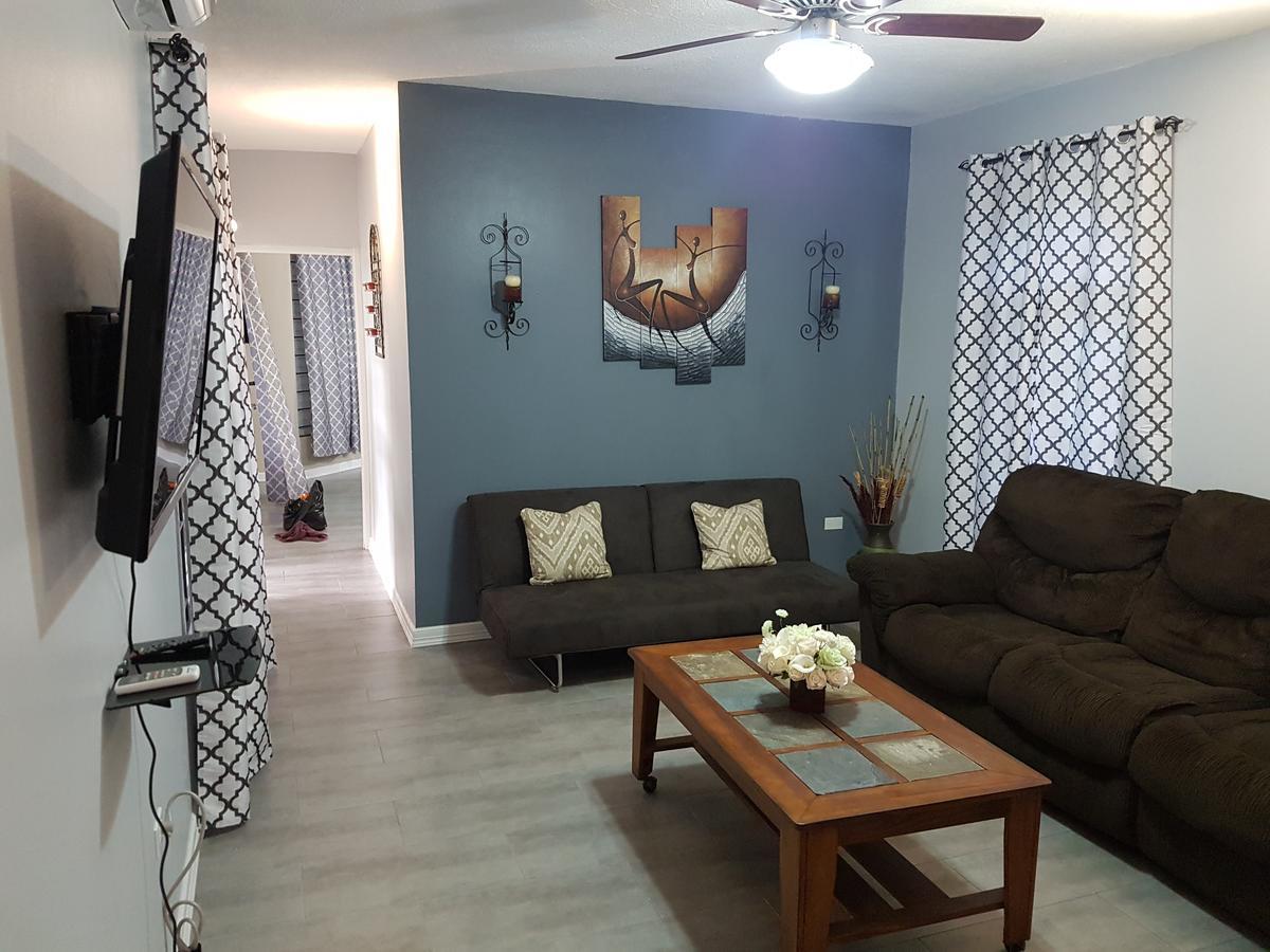 Skycastle Oasis Appartement Ocho Rios Buitenkant foto