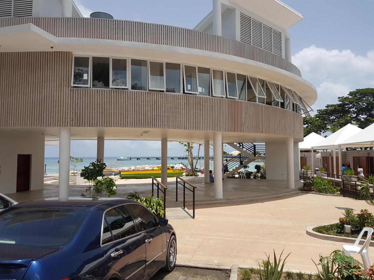 Skycastle Oasis Appartement Ocho Rios Buitenkant foto